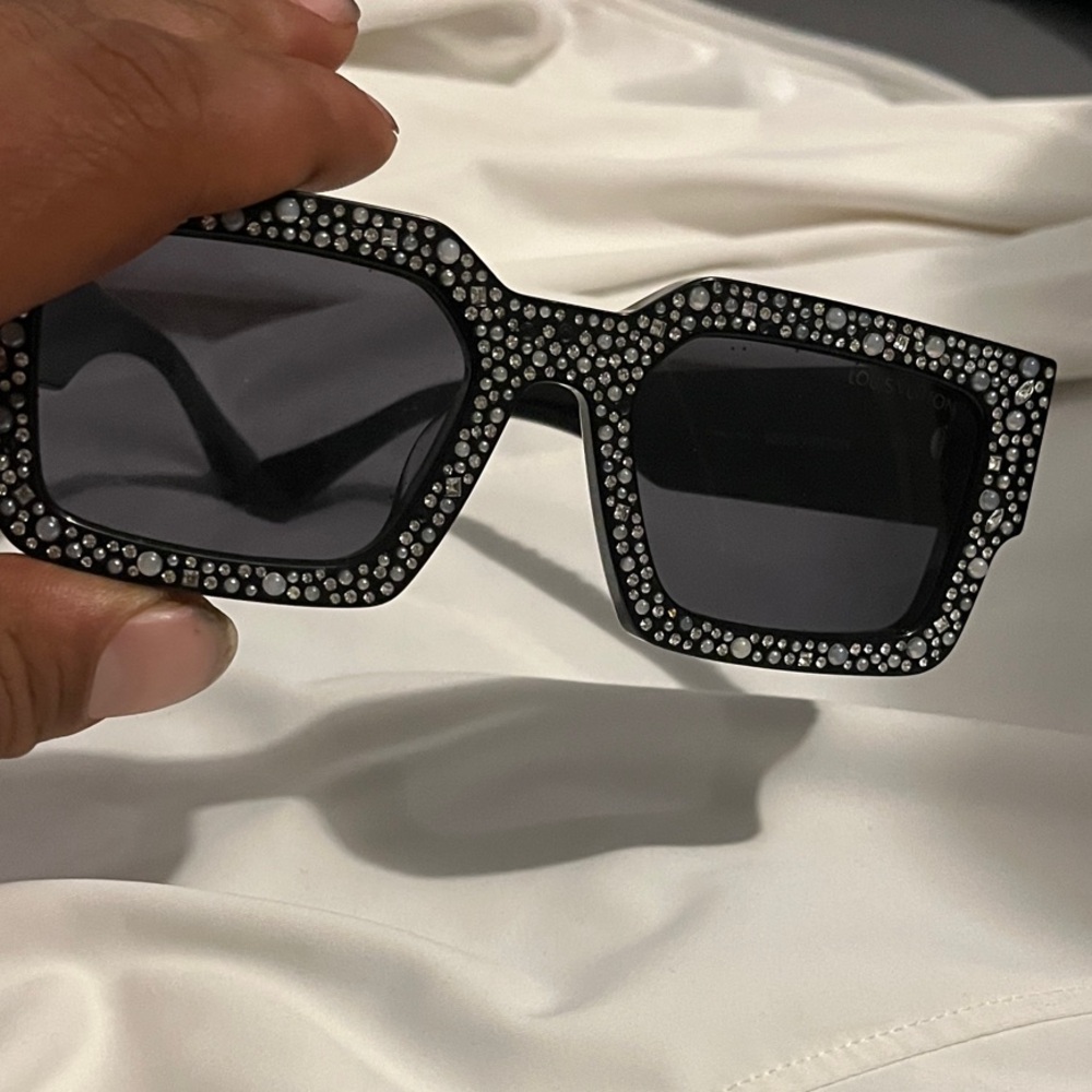 Louis Vuitton 2023 class strass Black Crystal Sunglasses